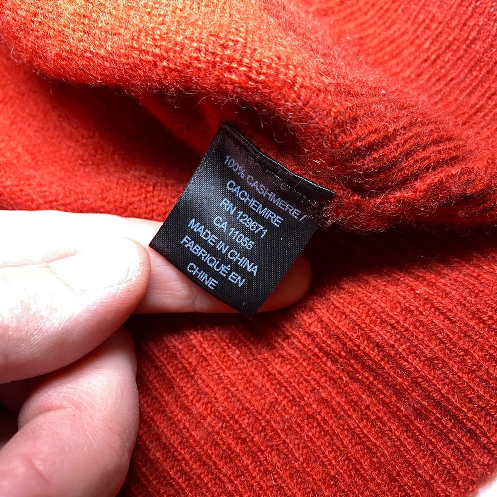 EUC So Soft and Cozy!! Skull Cashmere 100% Cashmere Red Long Sleeved Sweater - Picture 4 of 9